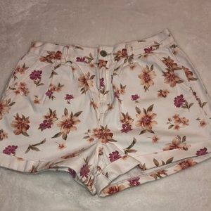 American Eagle White Denim High Waisted Hi Rise Floral Mom Shorts Women's Size 6